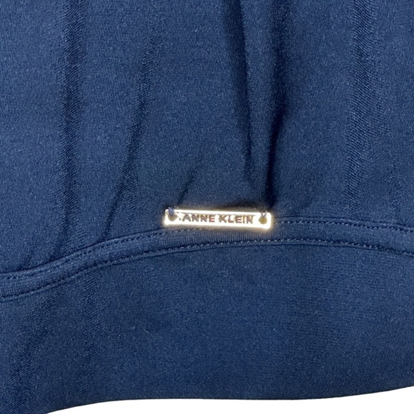 Anne‎ Klein Navy Top - Picture 3 of 6